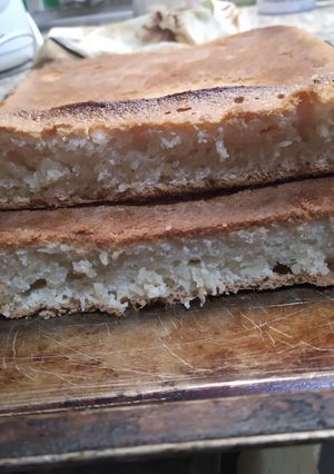 Una foto de Torta fácil y económica de vainilla