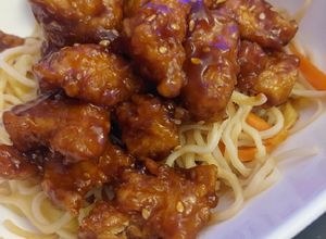 Ázsiai stílusú narancsos csirke 🍊🍗🍲 recept fotója
