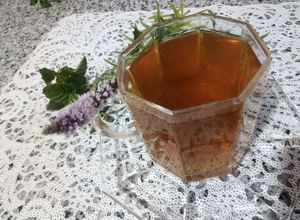 صورة لوصفة تيزانة نعناع مع فليو والخزامى