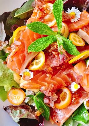 Hình của món Salad Cá Hồi Ngâm Tương Sốt Dầu Dấm.