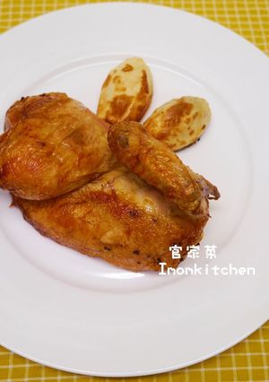 原汁烤全雞附煎烤馬鈴薯 的食譜成品照片