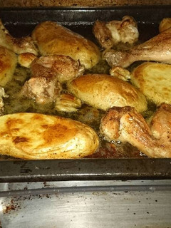 Una foto de Asado de pollo con patatas