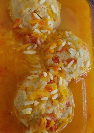 Una foto de Ryguasu So'o Apu'a (Albóndigas de pollo en caldo)