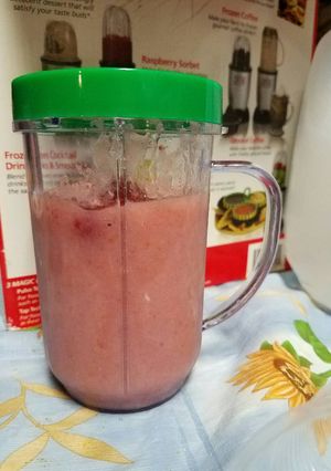 A picture of Vegan strawberry pear smoothie.