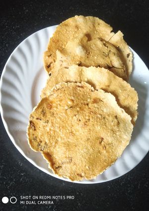 आलू पापड़(aloo papad recipe in hindi) रेसिपी मुख्य फोटो