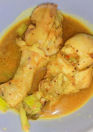 Foto resep Ayam Masak Kuning Ambyar (SIMPLE)