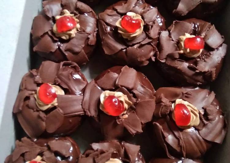 Resep Donat black forest Anti Gagal