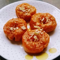 A picture of Balushahi.