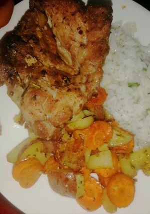 Una foto de Bondiola en hierbas y especias (knorr)