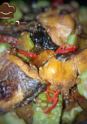 Hình của món Cá kho khổ qua.