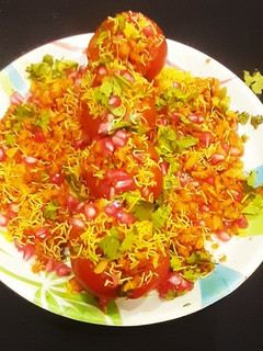 ટોમેટો પોહા નુંસલાડ (tomato poha salad recipe in gujarati) રેસીપી મુખ્ય ફોટો