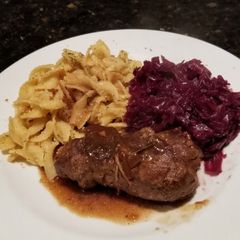 A picture of German Rouladen.
