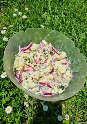 Une photo de Salade de pommes de terre 🥔 vinaigrette allégée 😋