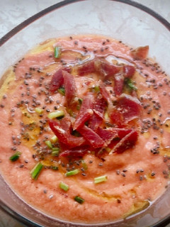 Una foto de Salmorejo de manzana con chía