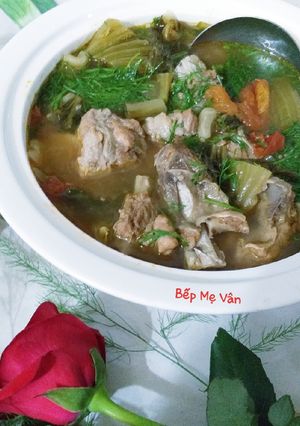 Hình của món Sườn bò hầm dưa cải chua.