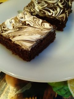 صورة لوصفة كيكة الشوكولاتة بالكريمة والدانيت بشكل جديد 😋❤️