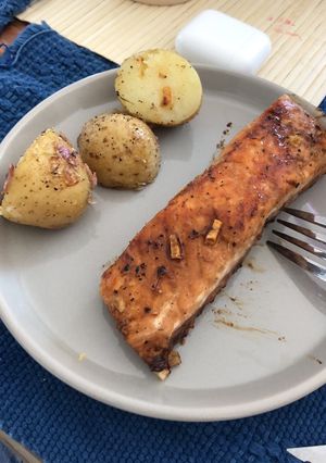 Una foto de Salmón teriyaki