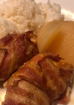 Baconbe göngyölt csirkemell recept fotója