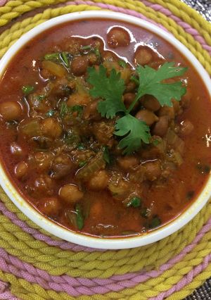 A picture of KALA CHANA Gravy (black chickpeas).