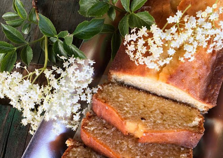 Bolo de limão e flor de Sabugueiro