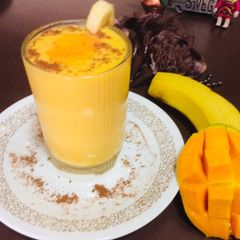 A picture of Mango banana shake (without sugar & ice).