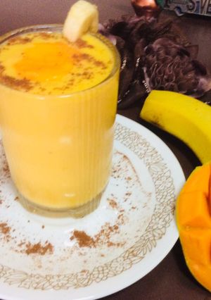 A picture of Mango banana shake (without sugar & ice).