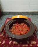 Albondiguitas en salsa de tomates, pimientos y lentejas