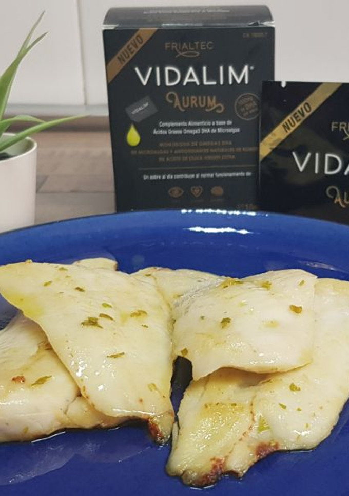 Una foto de Merluza a la plancha con ajo y perejil
