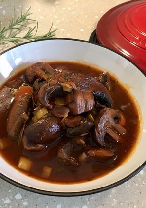 A picture of Mushroom Bourguignon.