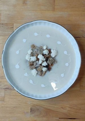 A picture of 🥦Cauliflower Velouté with Crispy Croutons.