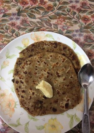 A picture of Cauliflower stuffed Paratha.