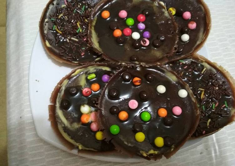 Langkah Mudah untuk Menyiapkan Martabak brownies mini, Lezat Sekali