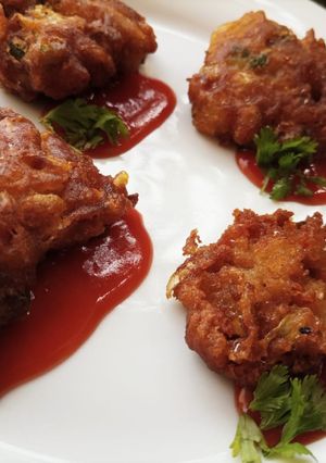 A picture of Schezwan Cabbage Fritters.