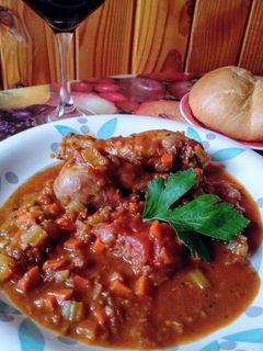 Una foto de Pollo a la cacciatora (a la cazadora)