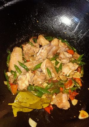 Foto resep 6th : Ayam Masak Cabe Hijau