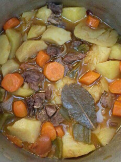 Una foto de Estofado de ternera y patatas