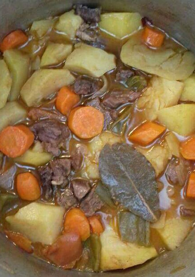 Una foto de Estofado de ternera y patatas