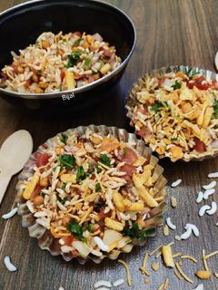 झालमुड़ी (Jhalmuri recipe in hindi) रेसिपी मुख्य फोटो