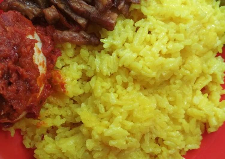 Nasi Kuning Gurih