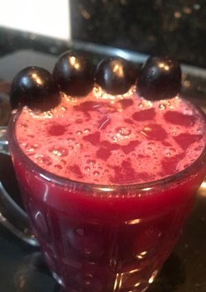 કાળી દ્રાક્ષ જયૂસ (Black Grapes Juice Recipe In Gujarati) રેસીપી મુખ્ય ફોટો