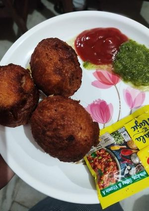 ब्रेड रोल्स (Bread rolls recipe in hindi) रेसिपी मुख्य फोटो