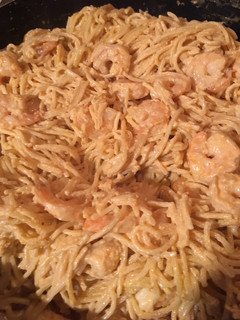 Una foto de Spaghetti con crema chipotle y camarones