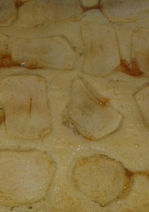 Una foto de Torta de manzana y dulce de leche