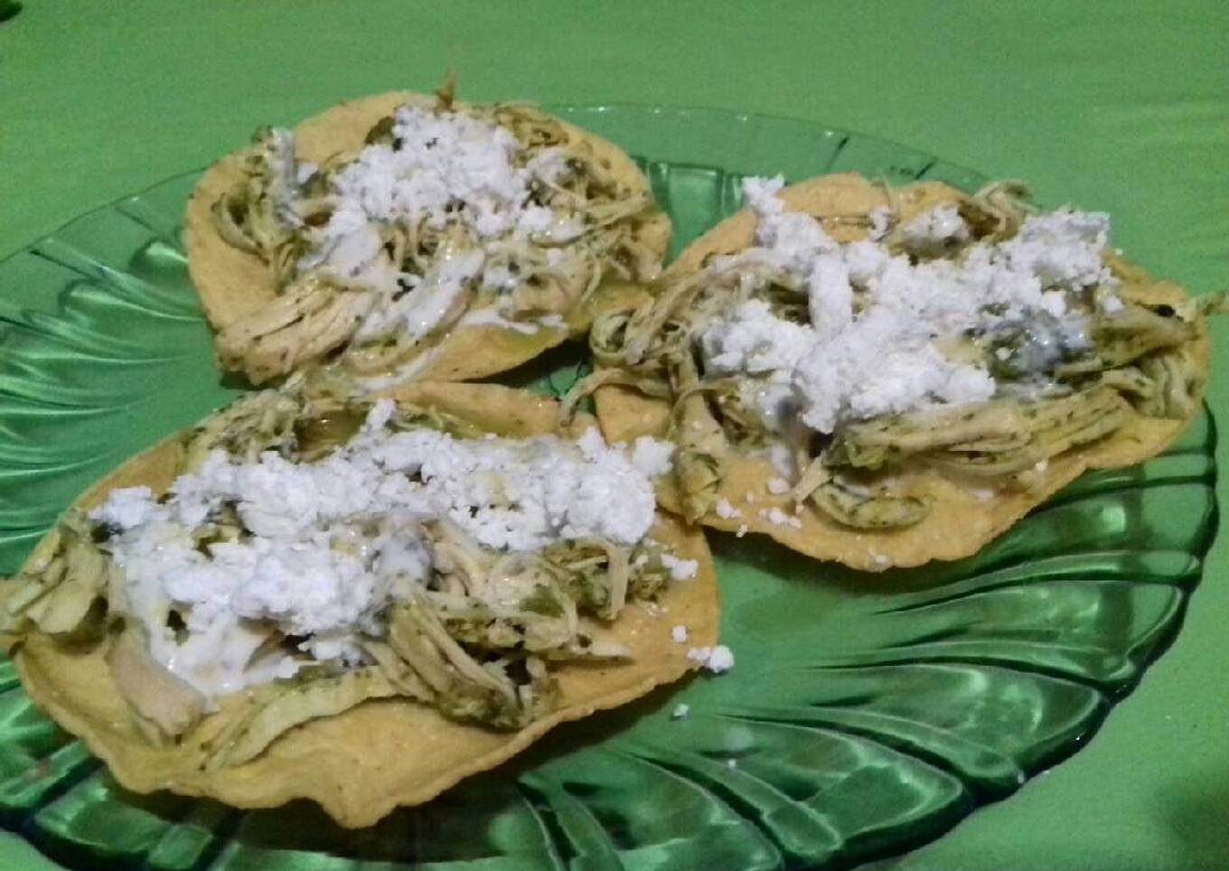 Tostadas de pollo al cilantro