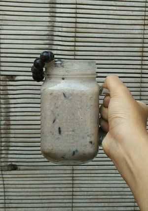 Foto resep Banana Black (Grape) Soy Smoothie