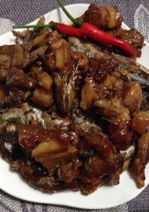 Hình của món Cá Nục kho thịt ba chỉ.