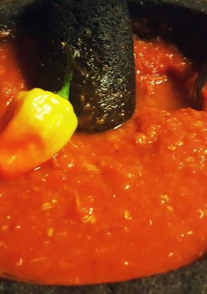 Una foto de HU3RAz♡ Salsa Habanero