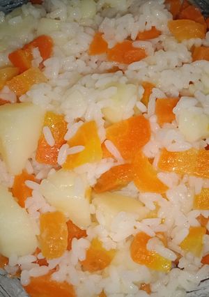 صورة لوصفة سلطة بطاطا وجزر وأرز