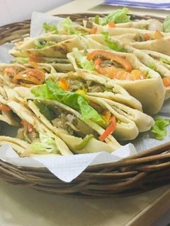 स्टफ्ड पीटा ब्रेड (Stuffed Pita bread recipe in Hindi) रेसिपी मुख्य फोटो