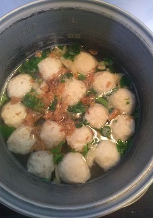 Foto resep Kuah bakso ayam sesimple2 nya